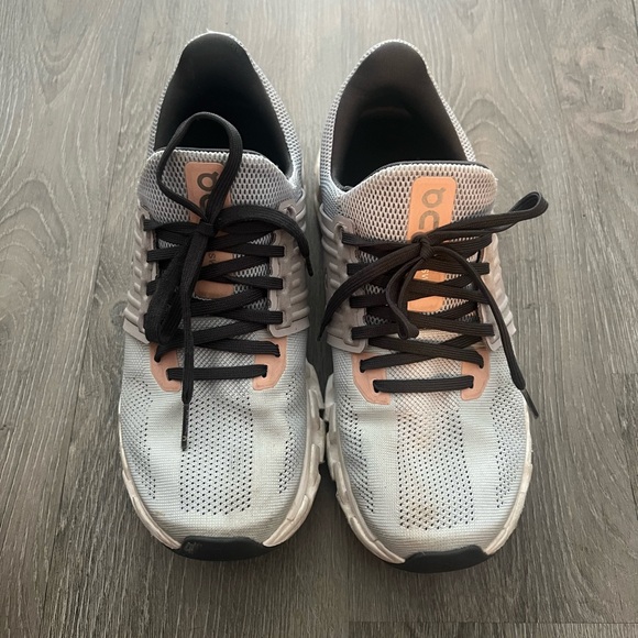 On Running Women's Sneakers in Gray and Pink - Picture 1 of 8
